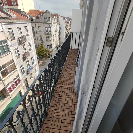 Lisbon, Renovated T2 With Balcony Near Saldanha, Estefania, * Лісабон