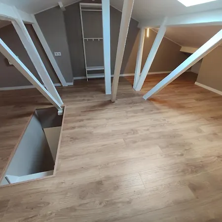 Lisbon, Renovated T2 With Balcony Near Saldanha, Estefania,