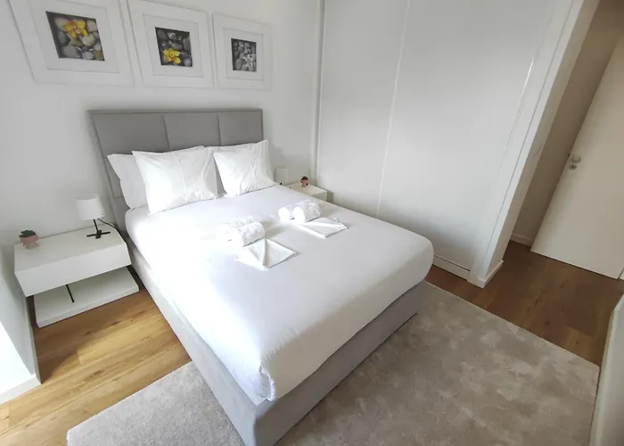 Lisbon, Renovated T2 With Balcony Near Saldanha, Estefania, شقة Lisboa